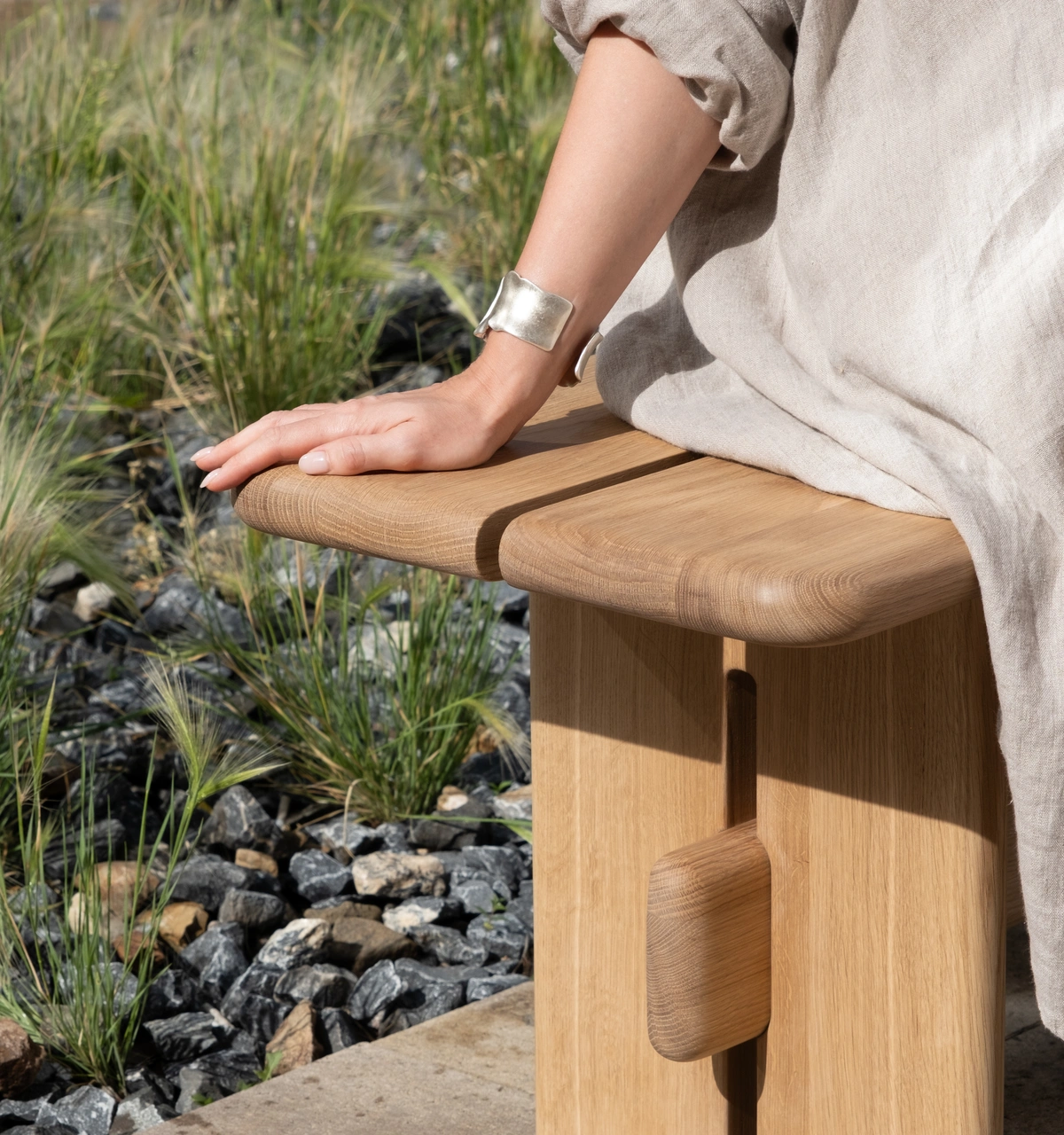 СКАМЬЯ “ДВЕ ЧАСТИ”